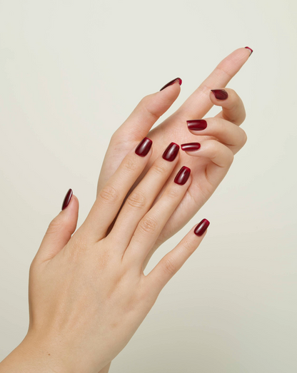 Game On single-colour press-on nails — bold classic red, square shape | Ochic