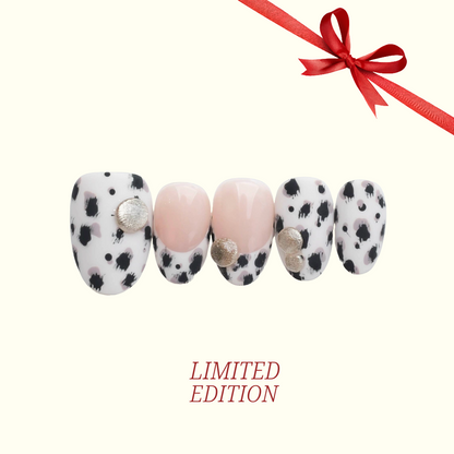 Snow Leopard press-on nails — white with black leopard spots and glitter | Ochic