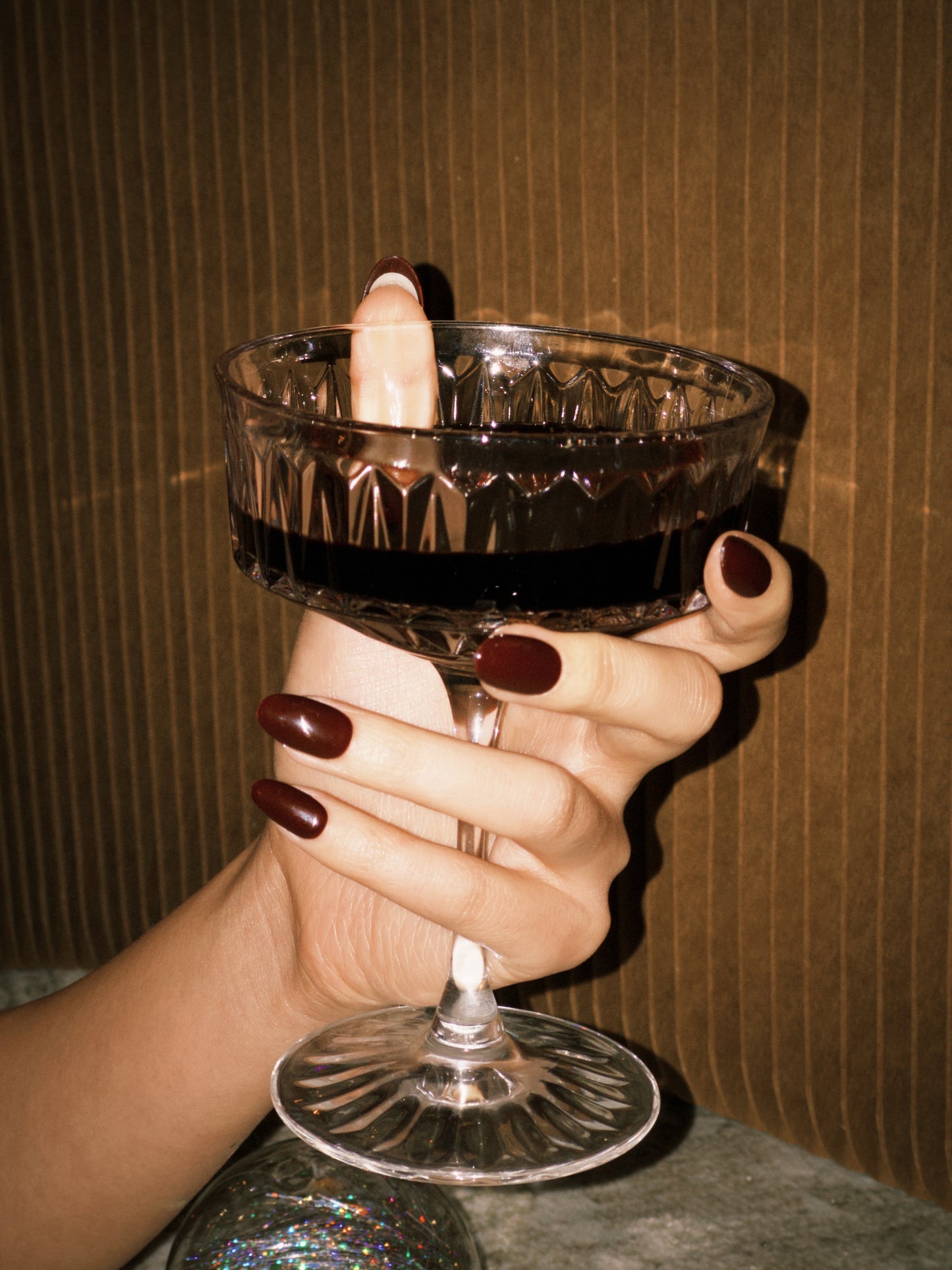 Glühwein single-colour press-on nails — deep burgundy red, almond shape | Ochic