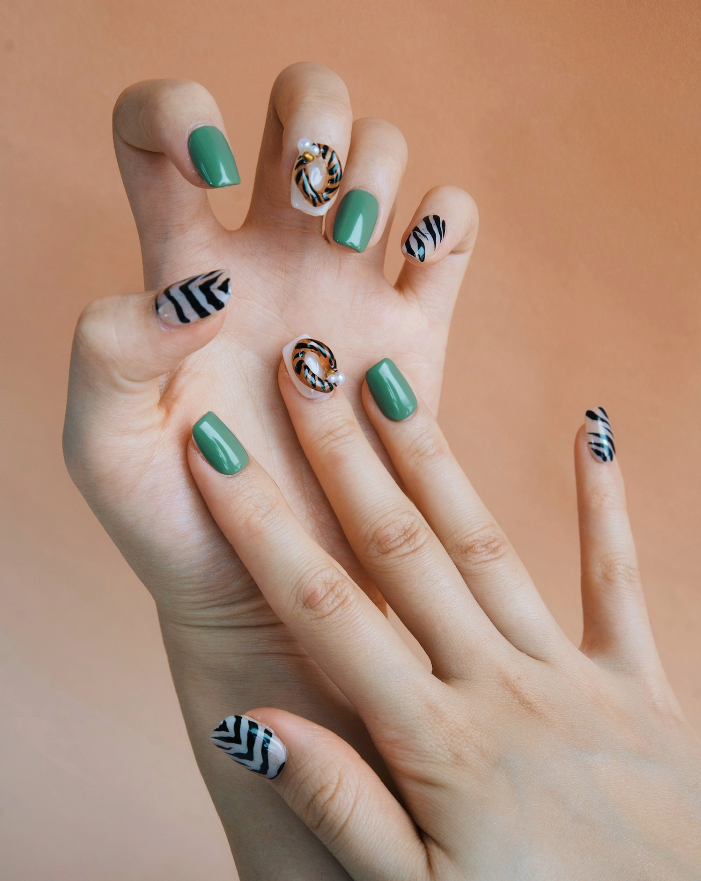 Safari Dream 3D press-on nails — animal print nail art, earthy tones | Ochic