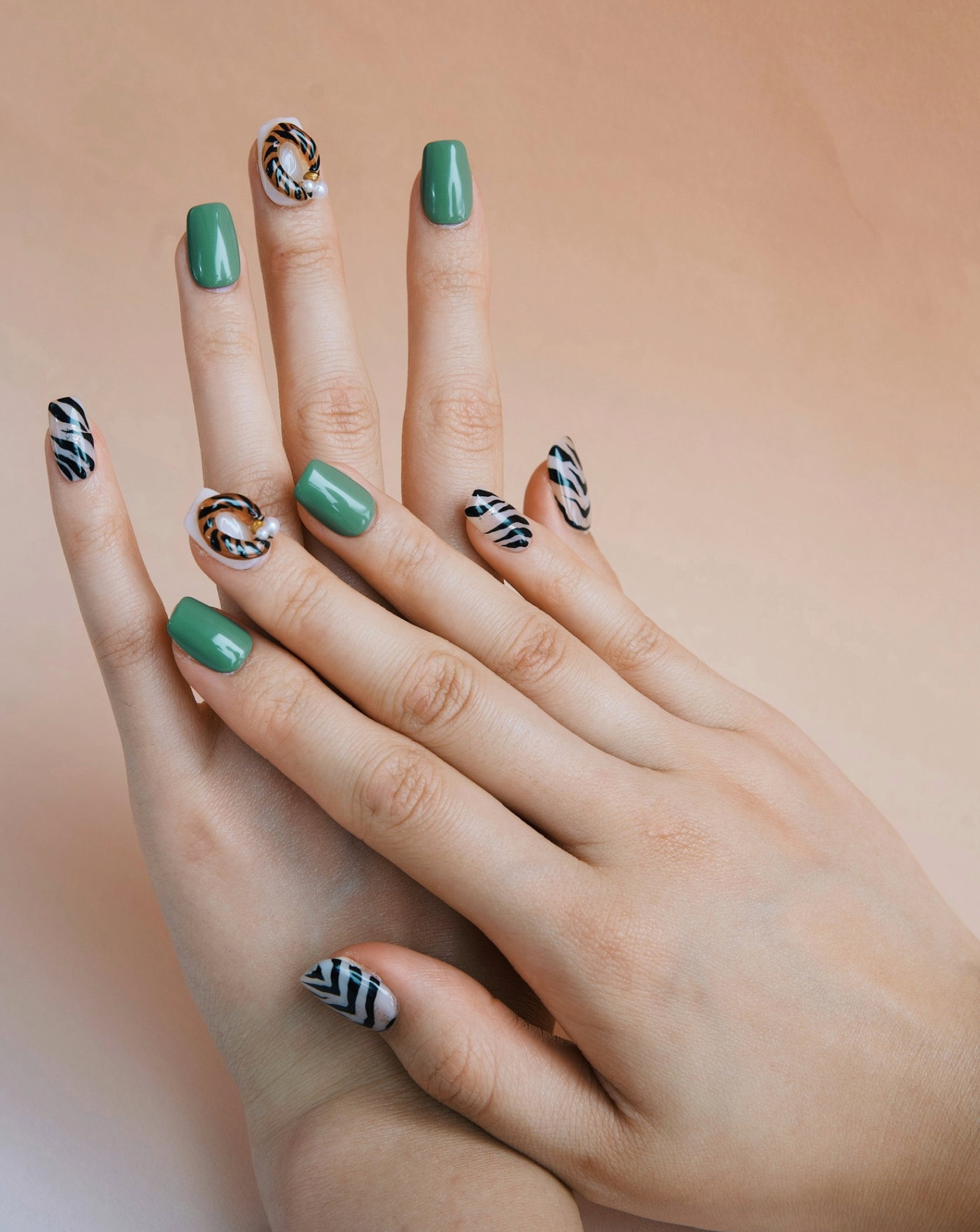 Safari Dream 3D press-on nails — animal print nail art, earthy tones | Ochic