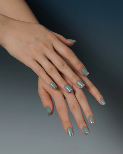 Turquoise Blue glitter press-on nails — Tiffany blue with silver French tip | Ochic