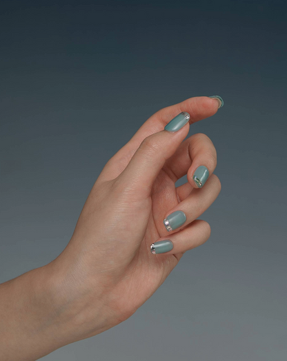 Turquoise Blue glitter press-on nails — Tiffany blue with silver French tip | Ochic